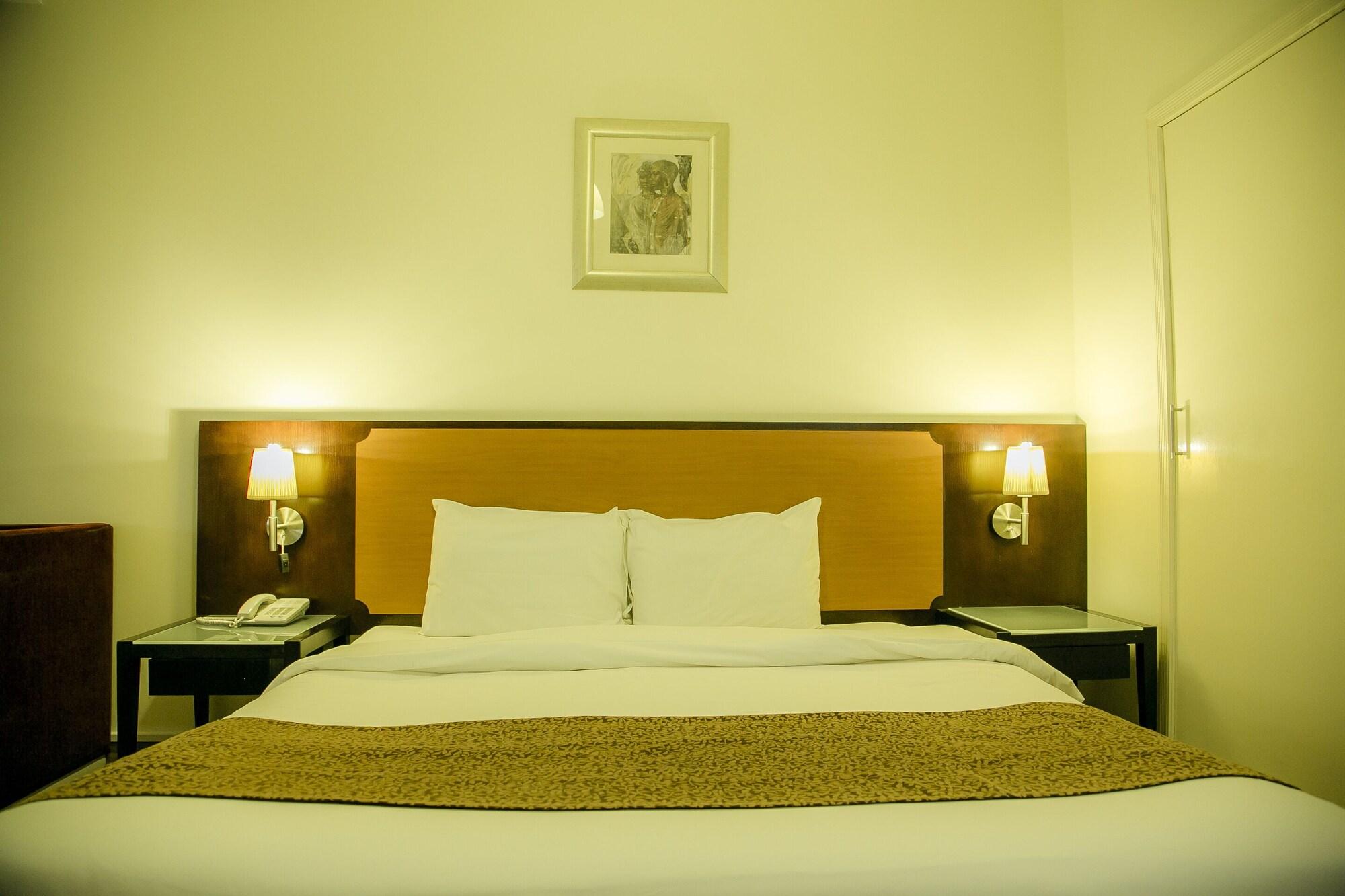 Phoenicia Grand Hotel Dubai Exterior foto
