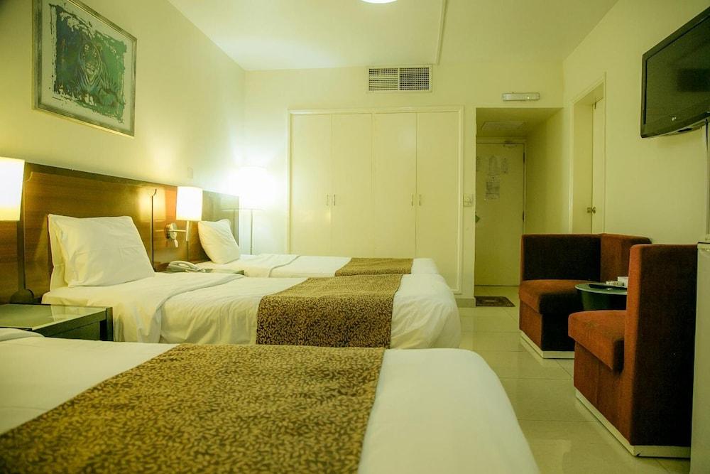 Phoenicia Grand Hotel Dubai Exterior foto